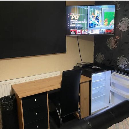 Quiet, spacious double bedroom! Peterborough Extérieur photo